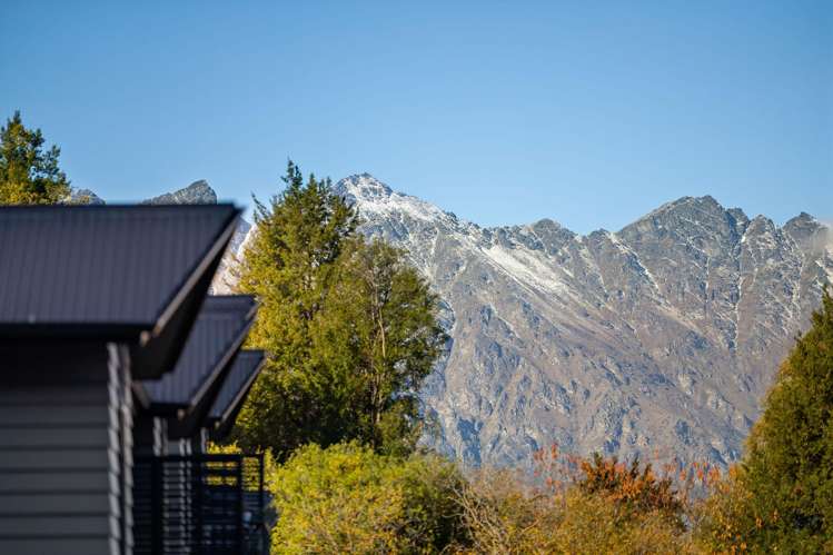 9/8 Mckerrow Place Fernhill/Sunshine Bay_31