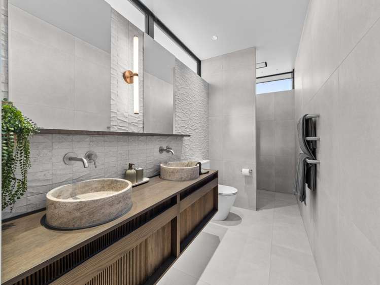 25 Bridgewater Quay Lake Hood_17