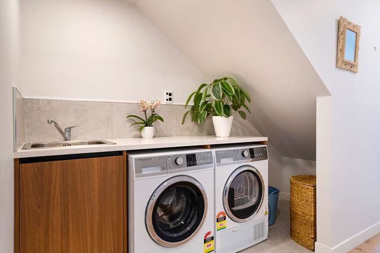 8 Meritage Lane Te Atatu South_17