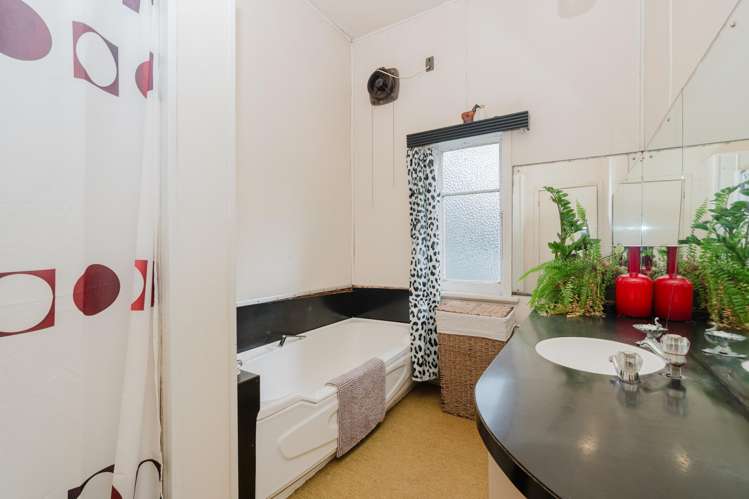 26 Argyle Street Hamilton East_16