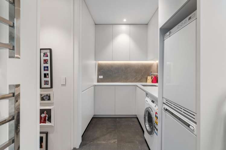 7 Helmores Lane Merivale_33