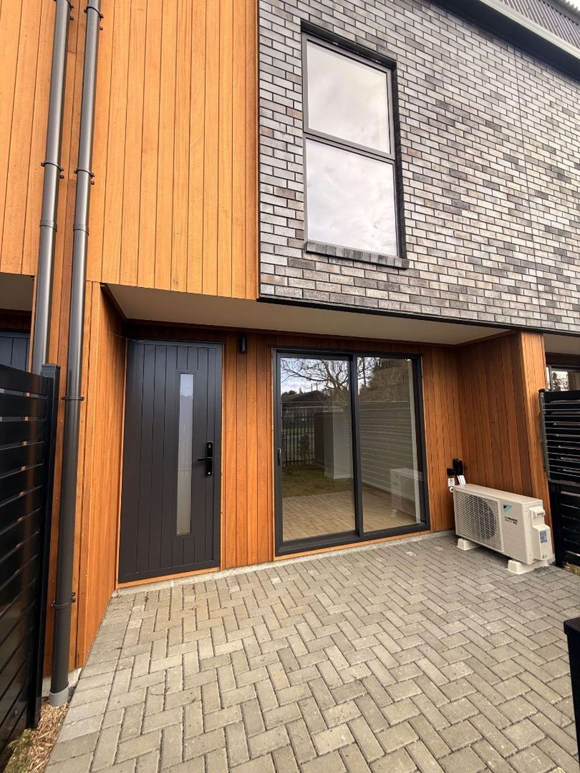4/1 Scott Road 10695_0