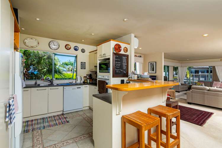 4/92 Churchill Road Murrays Bay_7