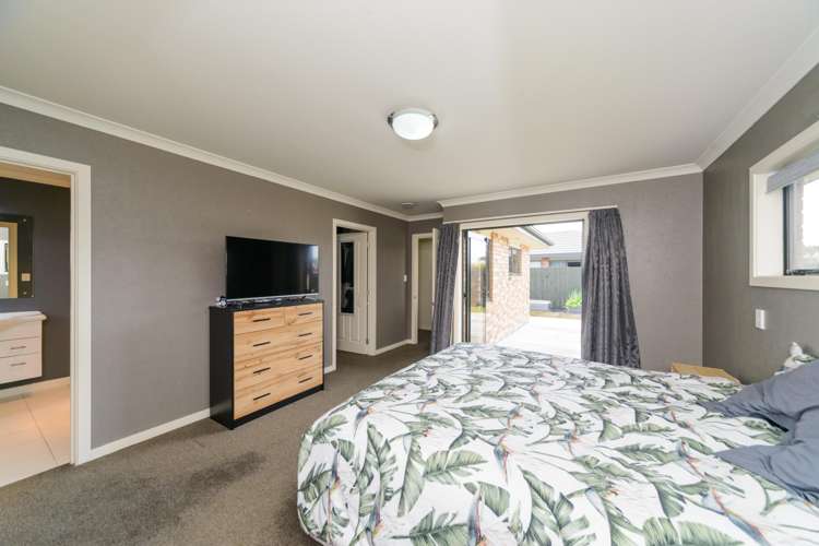 46 Peter Hall Drive Kelvin Grove_9