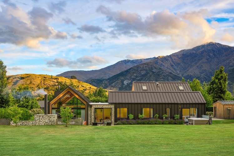 5 Ellen Johnson Terrace Dalefield/Wakatipu Basin_1