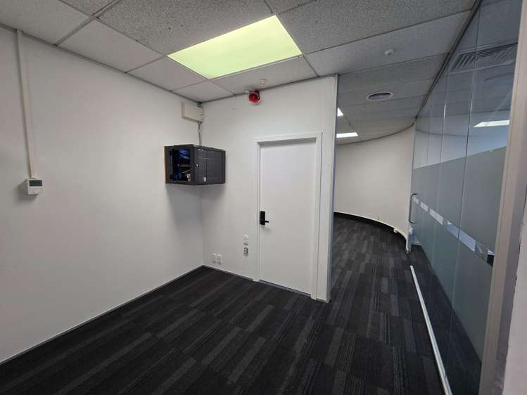 15 Osterley Way Manukau City_11