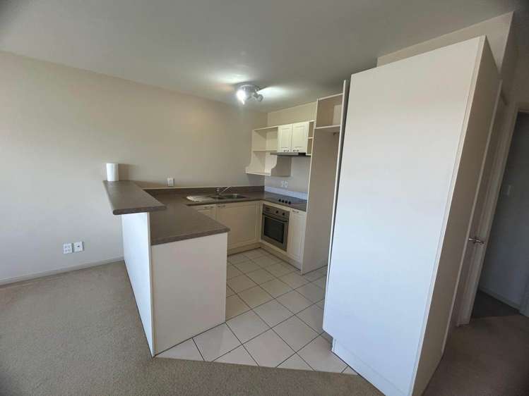 7/5 Cook Street Howick_2
