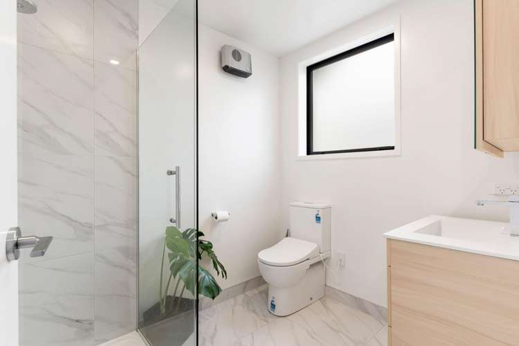 2/170 Don Buck Rd Massey_7