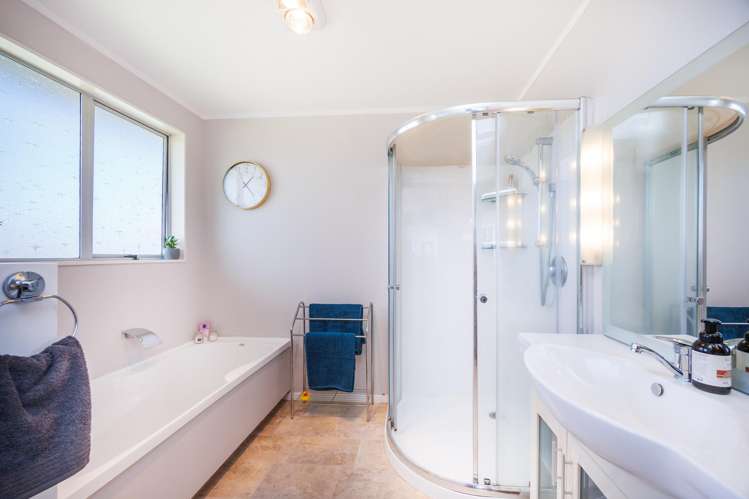 10 Heatherlea Heights Feilding_12