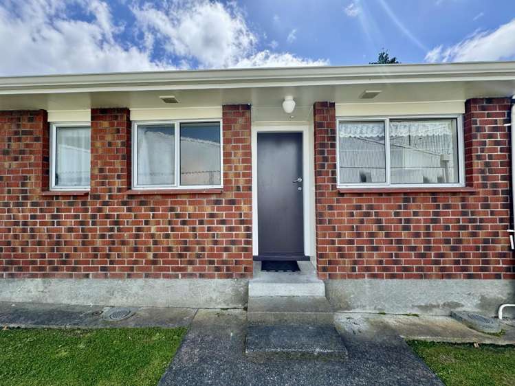  2/12 Fraser Street Wainuiomata_6