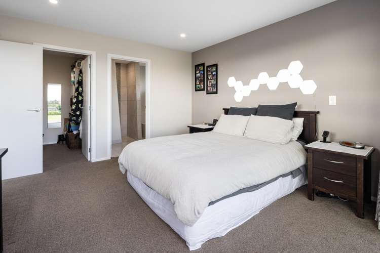 15 Hyatt Close Leamington_24