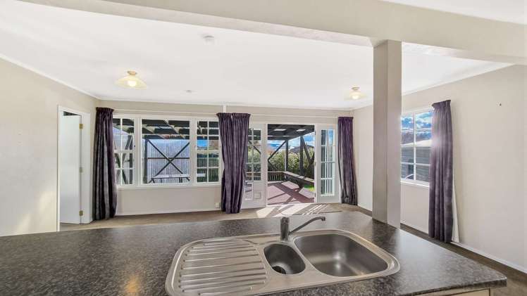 18 Byron Grove Owhata_8