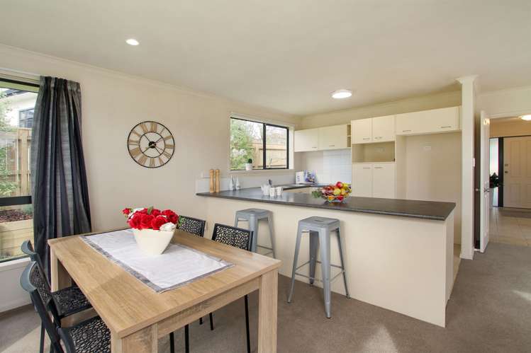 6 Thomas Hamer Place Greenhithe_4