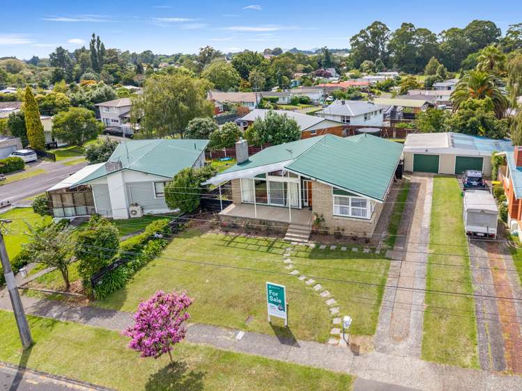 30 Garden Heights Ave Glenview_23