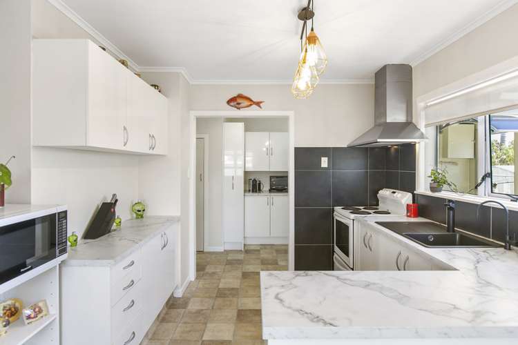 3 Youngs Road Papakura_5