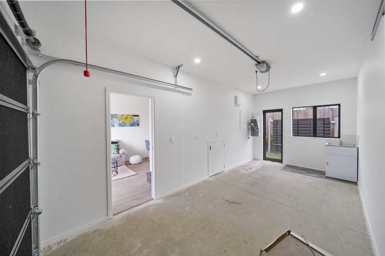 37d Court Town Close Mangere_11