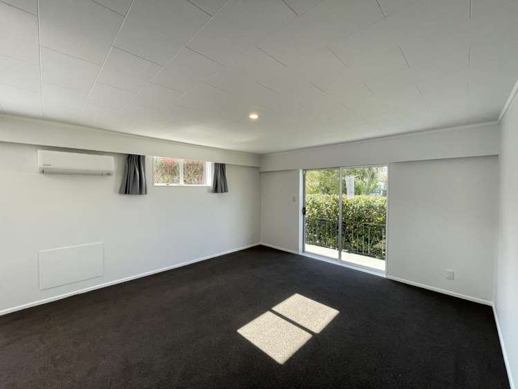 1/9 Denver Grove Totara Park_1