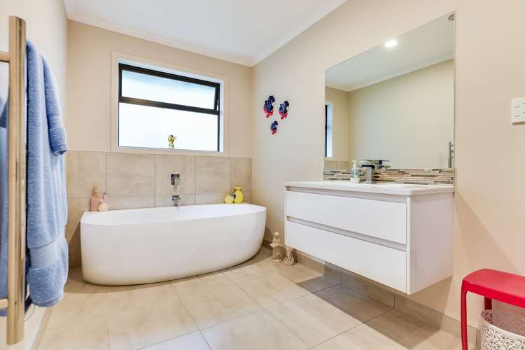 12 Carlingford Rise Dinsdale_10