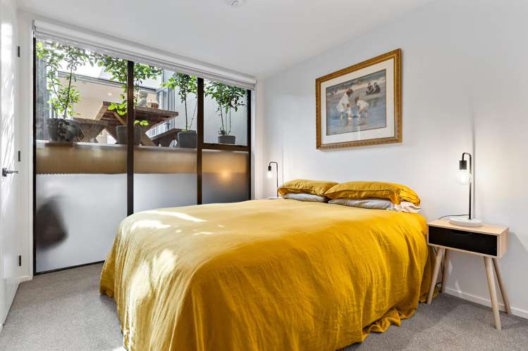 84 Fisher-Point Drive Auckland Central_16