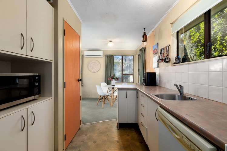 6 Japonica Crescent Ranui Heights_13