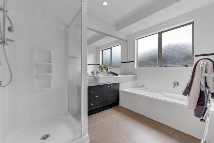 40 Aberdeen Crescent Wattle Downs_14