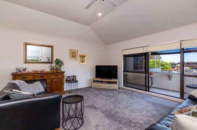 2/110 Roberts Street Taupo_4