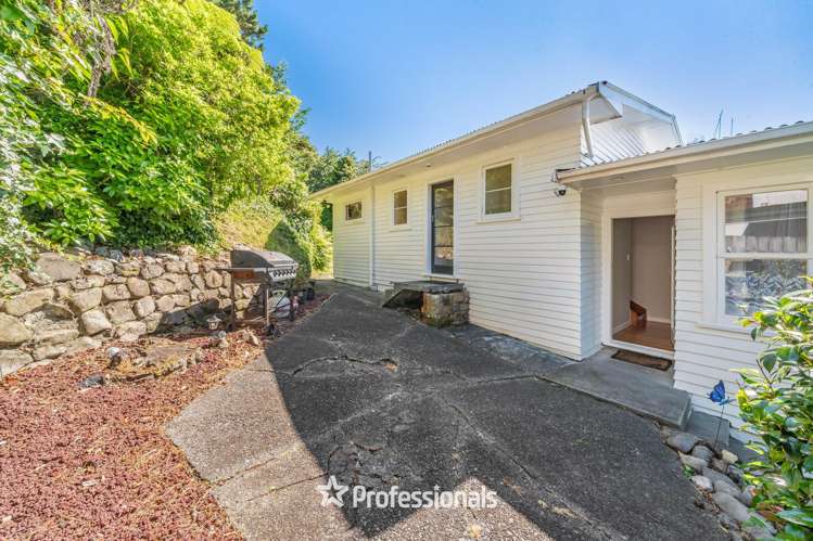 8 Harlow Grove Wainuiomata_5