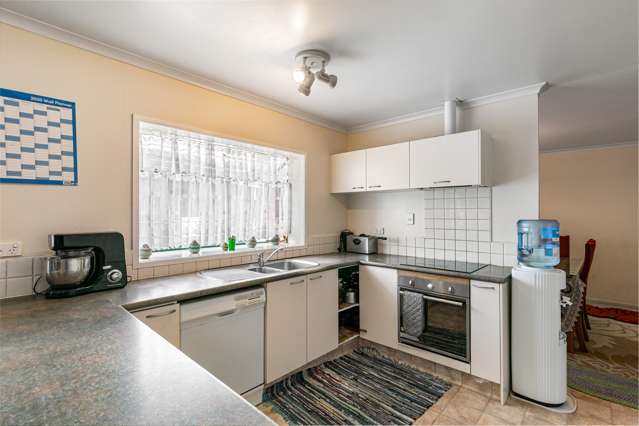 8 Courtvale Place Flat Bush_4