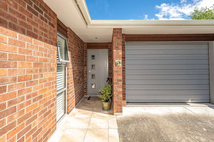 27 Lithgow Drive St Johns Hill_25