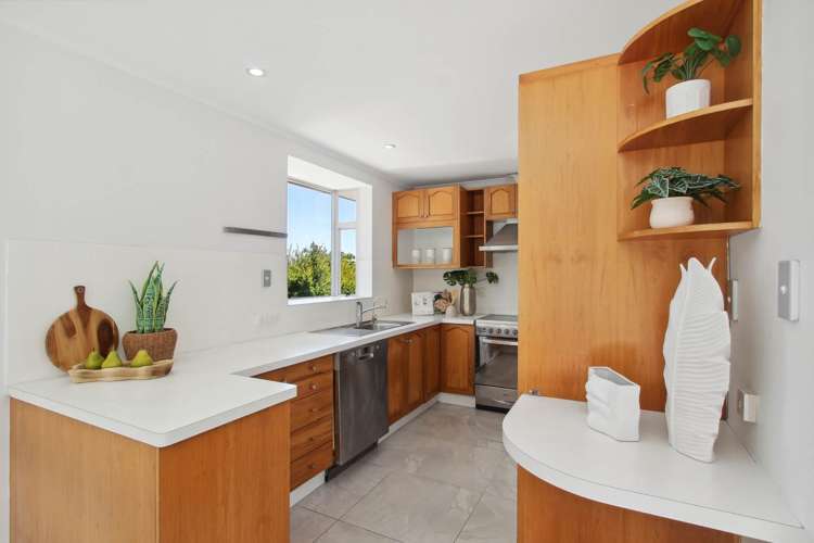 2/80 Cascades Road Pakuranga Heights_8