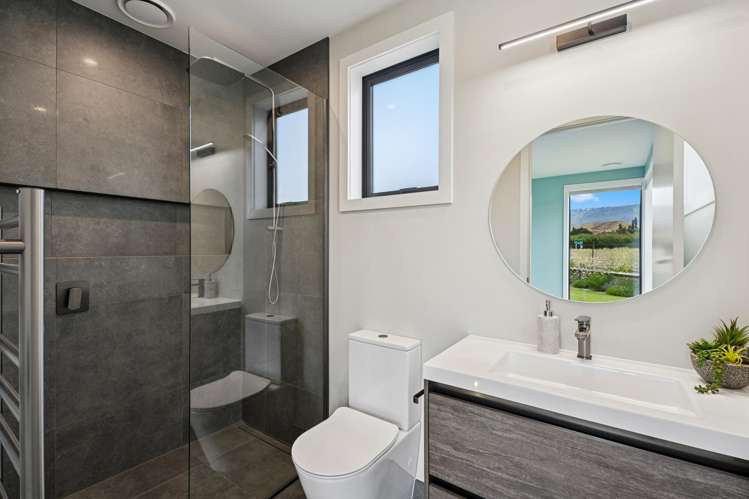 93 Magnum Drive Cromwell_15