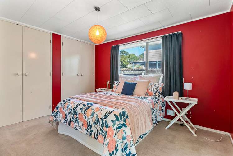 26 Maywood Crescent Glen Eden_16