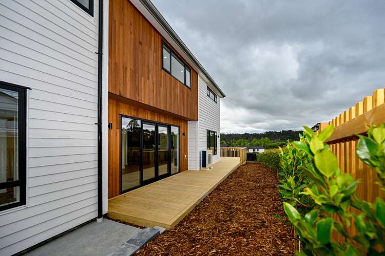 2 Wheki Place Swanson_14