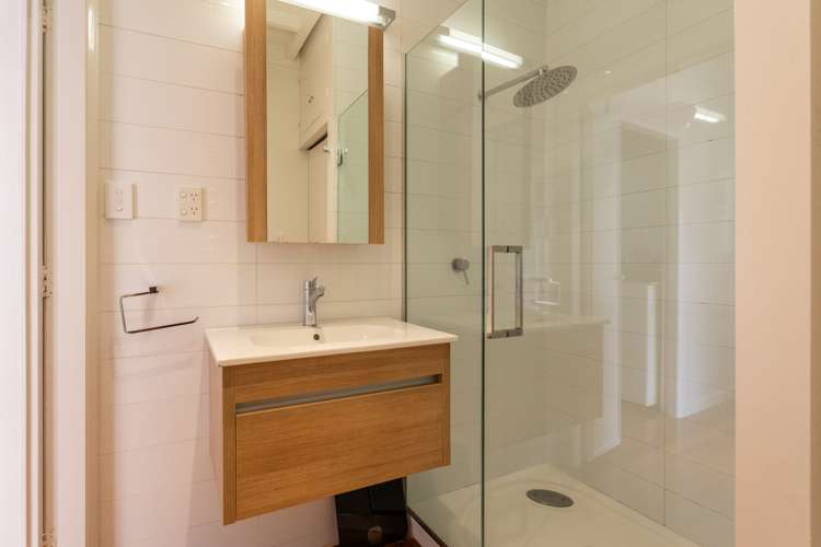 2/38a Kensington Avenue Mount Eden_11