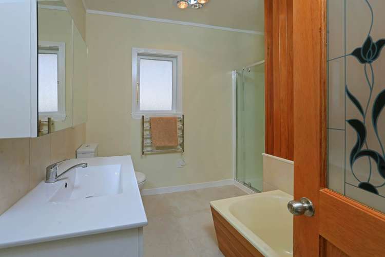 72 Te Atatu Road Te Atatu South_14