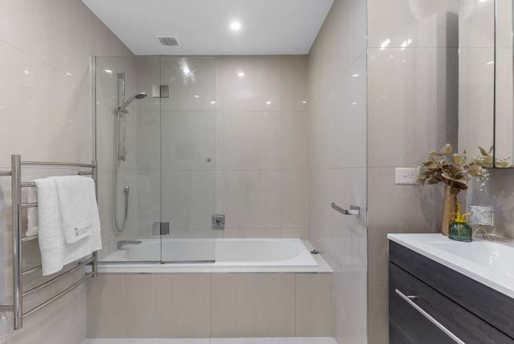 10 Margaret Henry Crescent Oteha_12