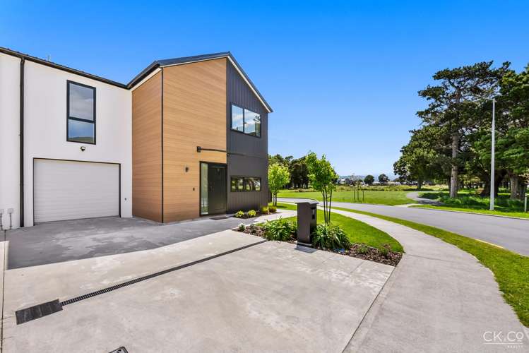 7 Leo Waikari Crescent Wallaceville_21