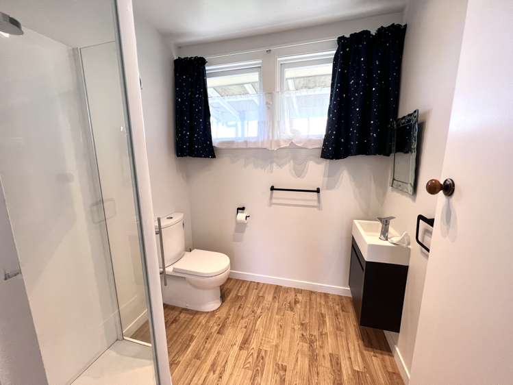 987 State Highway 6 Camerons_21