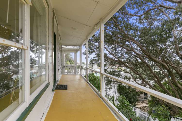 35 Patanga Crescent Thorndon_9