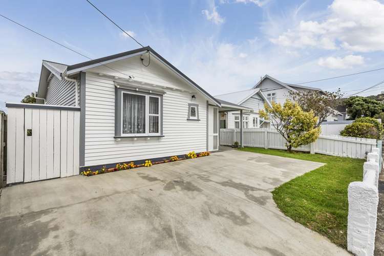 94 Endeavour Street Lyall Bay_13