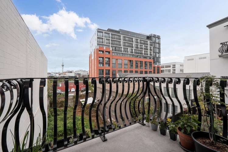 2J/30 Randolph Street Eden Terrace_11