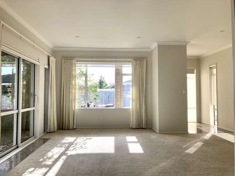 16 Midhurst Avenue Henderson_1