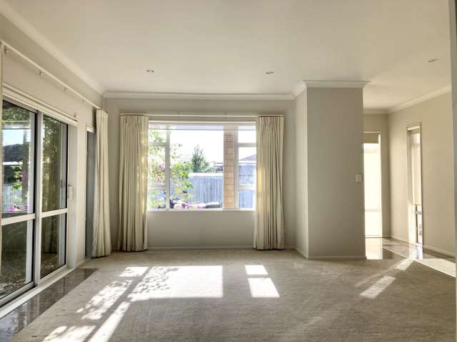 16 Midhurst Avenue Henderson_1