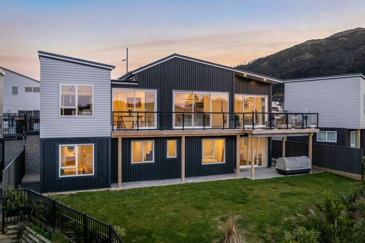 32 Hokioi Drive Porirua_30