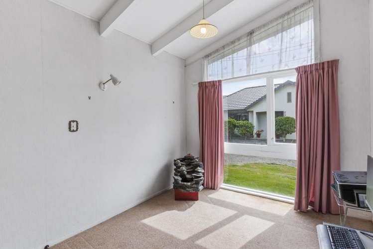 556 Queen Street East Levin_16