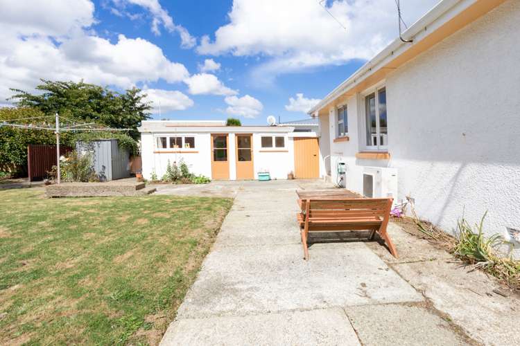 765 Queens Drive Waikiwi_12