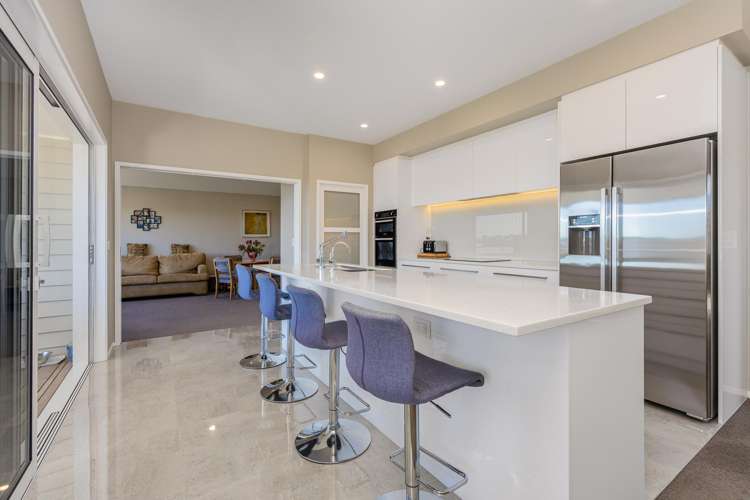 18 Pleasant Way Matakatia_6