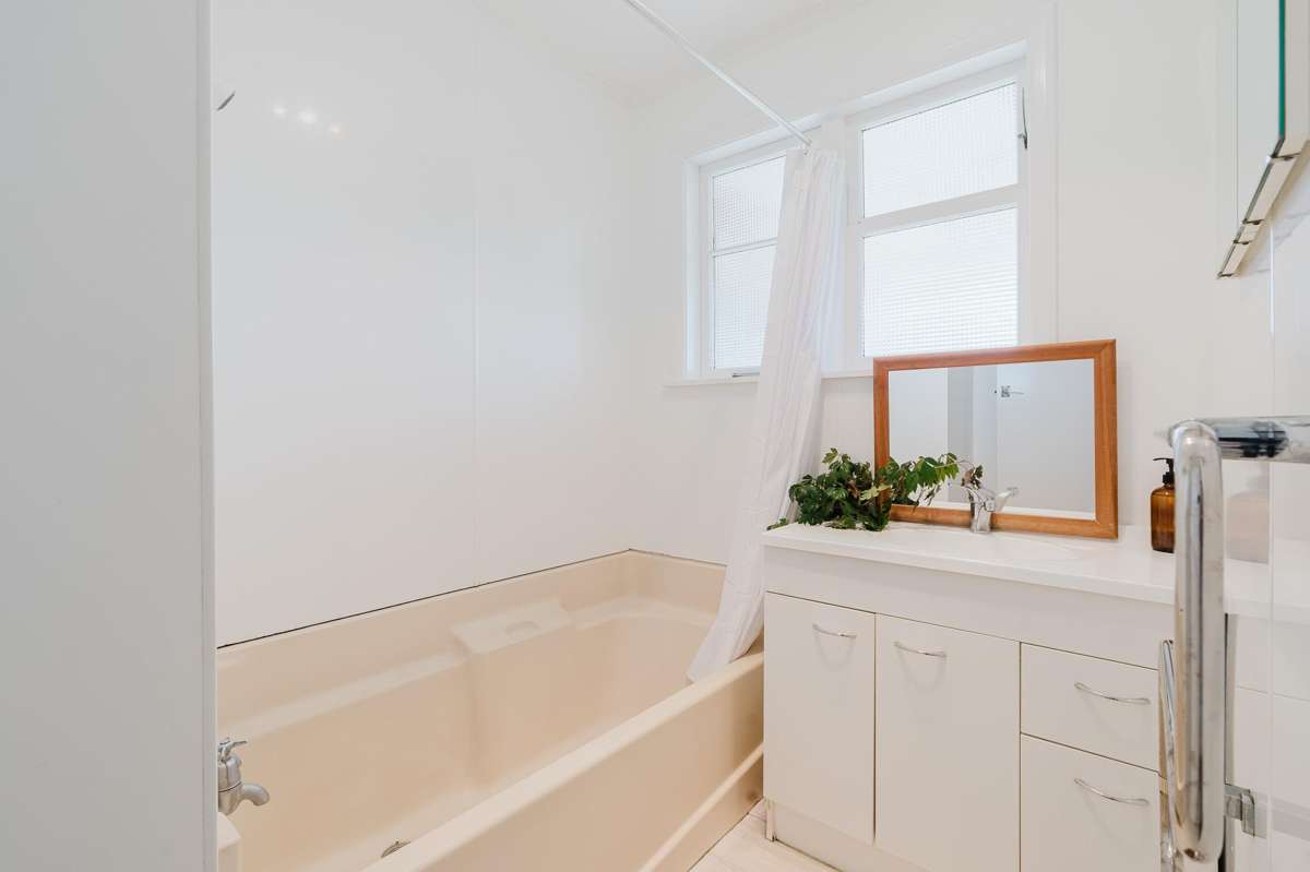 690 Teasdale Street_1