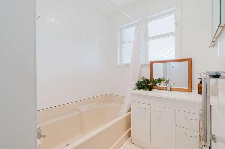 690 Teasdale Street_5