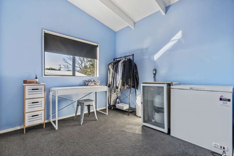 63 Simpson Road Ranui_11